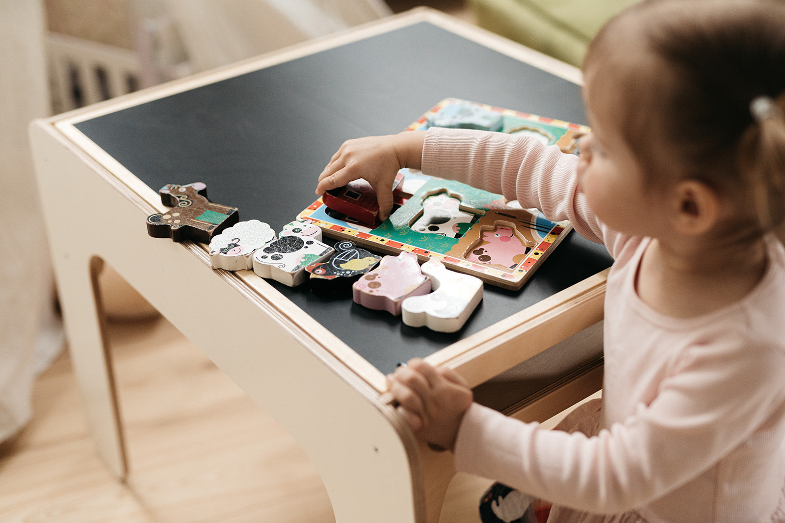 Kids table and chair set online white